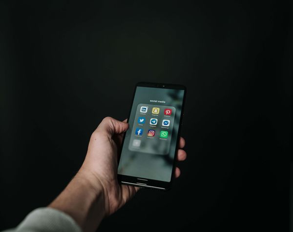 How to use social media  to create buyer personas