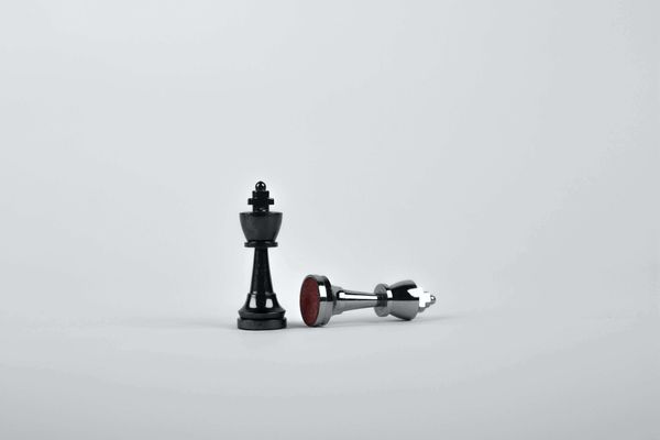 How do solo PMMs vs marketing teams tackle GTM?